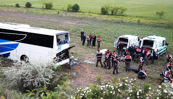 Kalecik’e Feci Yolcu Otobüsü Kazasında 8 Ölü 32 Yaralı